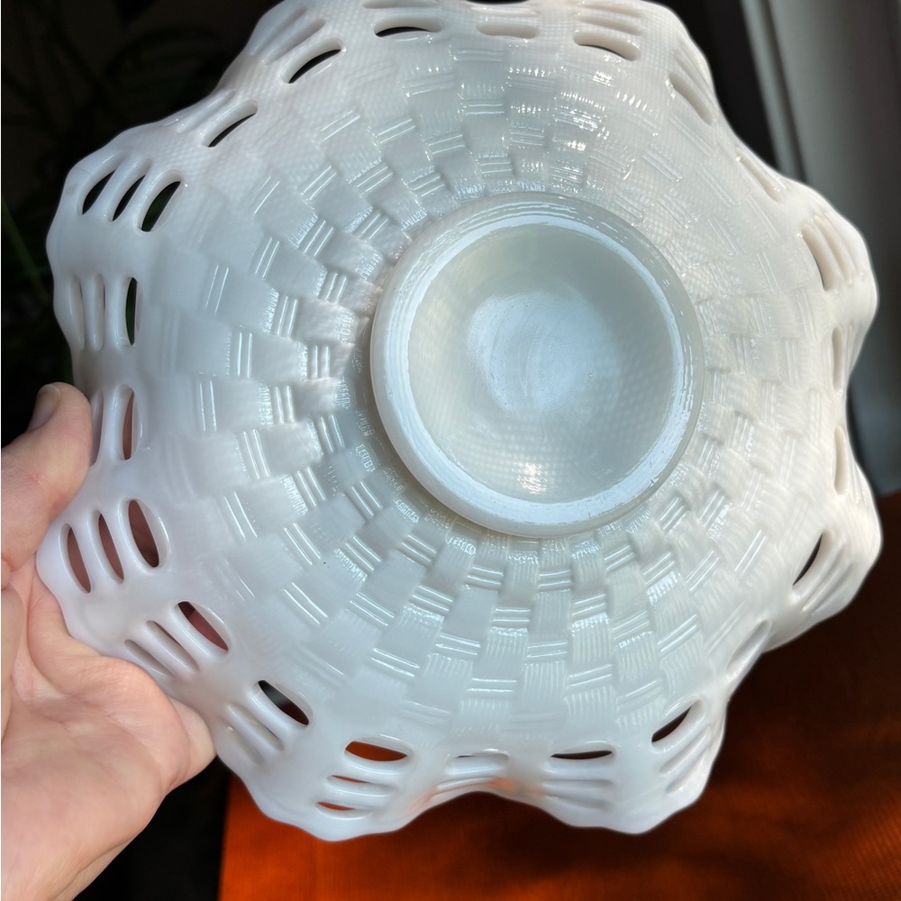 Westmoreland Milk Glass Bowl Basketweave Lattice Edge Vintage